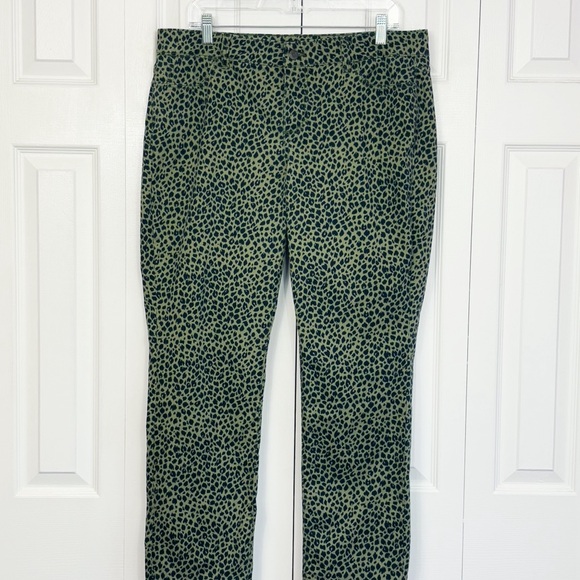 Talbots Olive Green Leopard Animal Print Signature Straight Leg Jeans 14P - Picture 1 of 16
